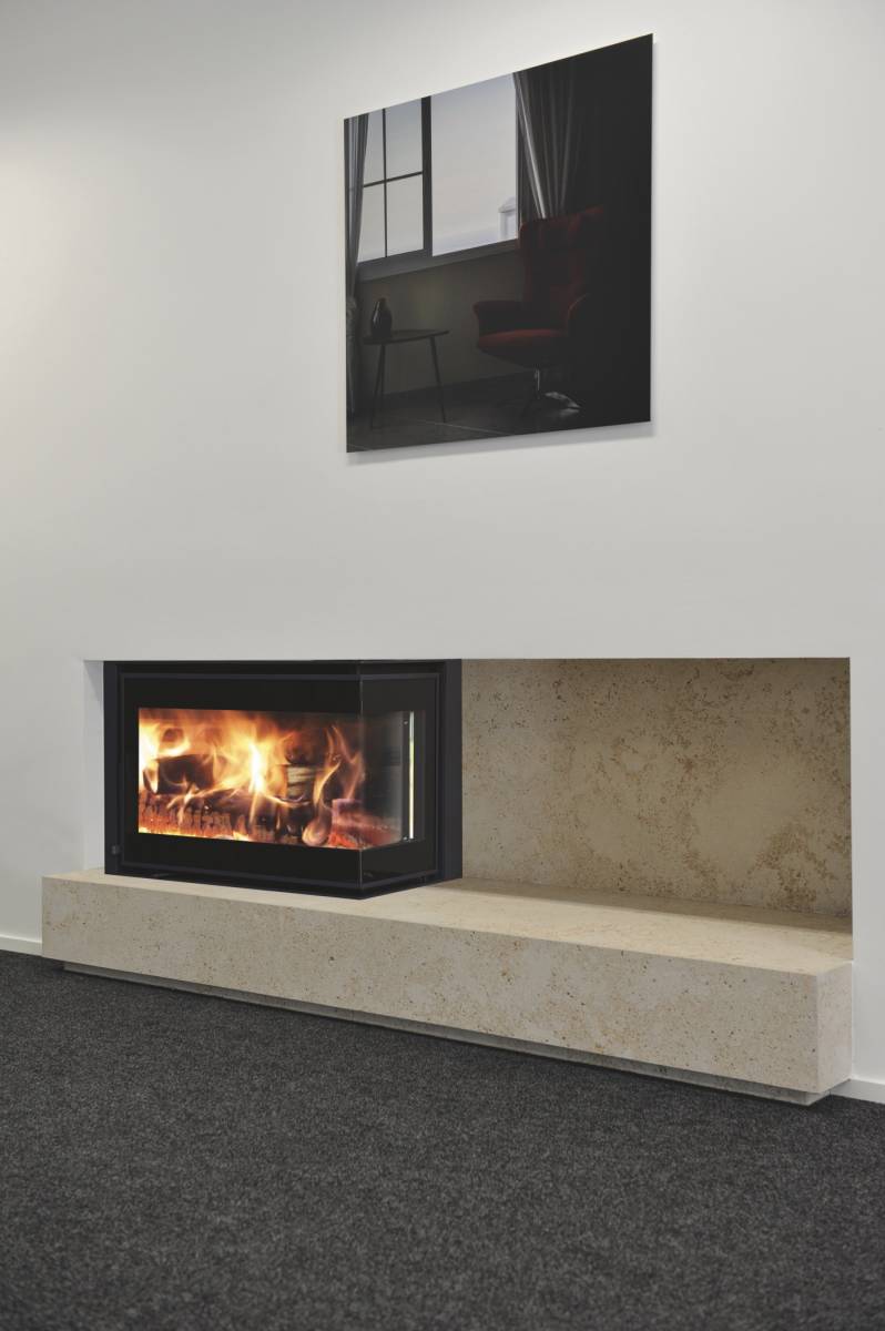 Vision du feu en angle avec foyer insert en Gironde