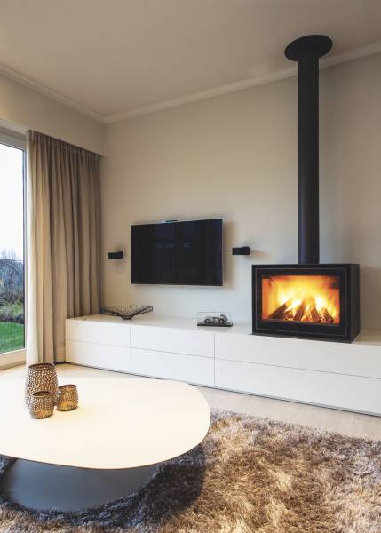 Poêle cheminée à haut rendement et son sa banquette à tiroir prés de Langon